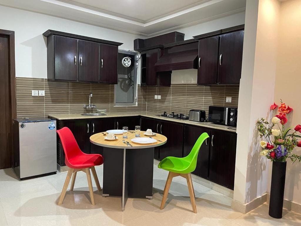 Ferienwohnung Marine Tower Rawalpindi Exterior foto